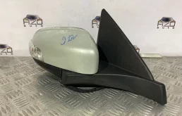 Стекла и зеркала для Volvo C30 2010 года на фотографиях