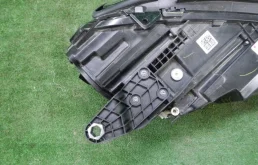 Фара левая для Mercedes-Benz GLE class 2024 года на фотографиях