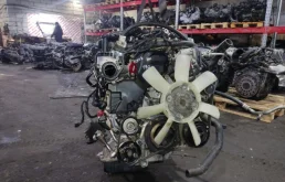 Двигатель для Nissan Serena 1999 года на фотографиях