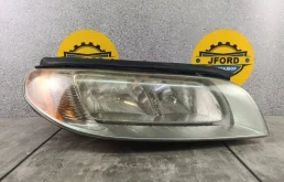 Фара Volvo V70 2008
