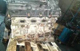 Двигатель без навесного для Chrysler 300C 2005 года на фотографиях