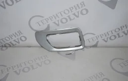 Рамка противотуманой фары левой VOLVO XC70 2008-2013