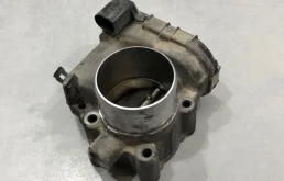 Заслонка дроссельная электрическая Volvo S60 2012 31330780 B4164T