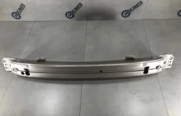 Усилитель бампера Volvo xc70 2006 08652097