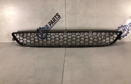 Решетка в бампер центральная Volvo S60 2011 30795022 FS45 B6304T2, передняя