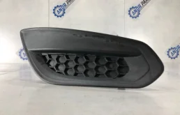 Решетка в бампер Volvo S60 2011 31294130 FS45 B6304T2, передняя правая