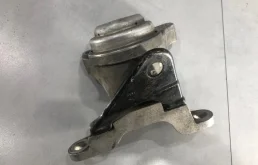 Подушка двигателя Volvo S60 2011 31277689 B4164T, правая