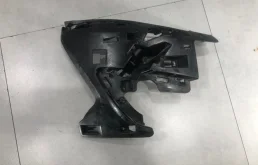 Кронштейн форсунки омывателя Volvo S60 2011 31323425, левый