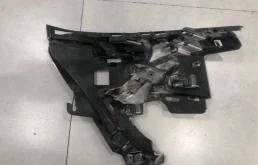 Кронштейн форсунки омывателя Volvo S60 2011 31323425, левый