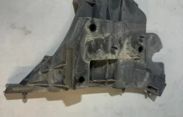 Кронштейн переднего бампера Volvo S80 31265345, правый