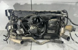 Кассета радиаторов Volvo XC60 30762259 B4204T6