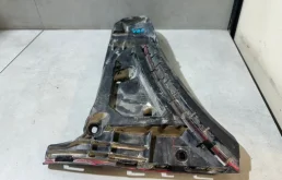 Кронштейн переднего бампера Volvo XC90 30698129, правый