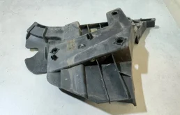 Кронштейн переднего бампера Volvo V70 31265345, правый