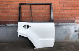 Дверь задняя правая mitsubishi pajero