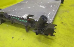 Радиатор охлаждения ДВС для Renault Sandero на фотографиях