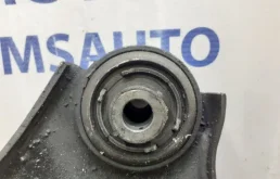 Рычаг передний правый нижний для Volvo XC70 на фотографиях