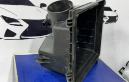 Корпус воздушного фильтра для Toyota RAV4 2017 года на фотографиях