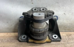 Опора ДВС Volvo XC60 2020 31686885 XC60 D4204T14, правая