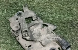 Замок капота Ford Kuga 2014 5236243 CBS 1.6