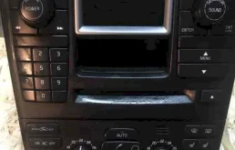 Головное мультимедийное устройство для Volvo XC90 2008 года на фотографиях