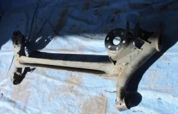 Задняя балка для Toyota Corolla на фотографиях