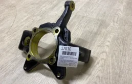 Кулак поворотный правый для Mitsubishi Pajero на фотографиях