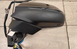 Стекла и зеркала для Audi Q7 2015 года на фотографиях