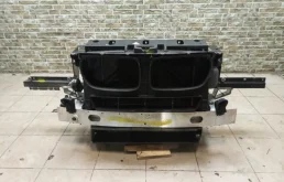 Панель радиатора (телевизор) для BMW X3 на фотографиях