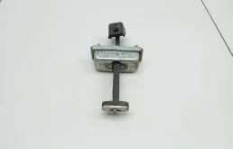 Ограничитель двери Ford Focus 2007