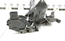 Замок двери передней правой Ford Focus 2007
