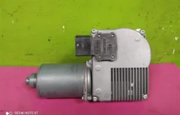 Мотор стеклоочистителя для Audi Q7 на фотографиях