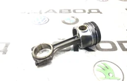 Поршень с шатуном Skoda Octavia 2015 04L105401A A7 (5E) 2.0 CKFC