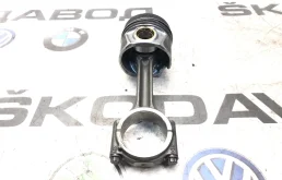 Поршень с шатуном Skoda Octavia 2015 04L105401A A7 (5E) 2.0 CKFC