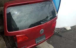 Крышка багажника Volkswagen Touran 2012 8776655 1T3