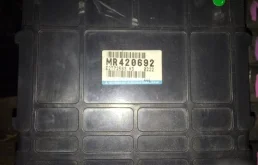 Блок управления Mitsubishi MR420692
