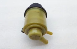 Бачок ГУР для Hyundai Solaris 2014 года на фотографиях