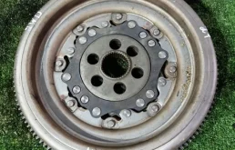 Маховик вариатора Volkswagen Passat 06F105266 BWA