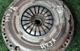 Маховик МКПП Ford Fiesta 3M517563AG HXJA
