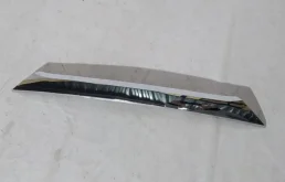 Молдинг крышки багажника для Toyota Corolla на фотографиях