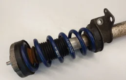 Пружина амортизатора задняя для BMW 5er 2012 года на фотографиях