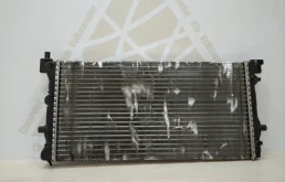Радиатор охлаждения ДВС для Skoda Rapid 2019 года на фотографиях