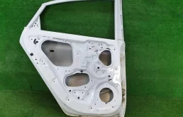 Дверь задняя (сдвижная) левая для Hyundai Solaris 2022 года на фотографиях