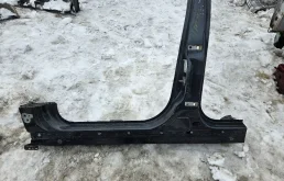 Порог левый на Ford Focus 3 хэтч