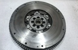 Маховик для Nissan Pathfinder 2005 года на фотографиях