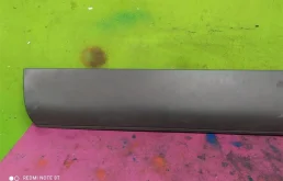 Молдинг передней левой двери для Audi Q7 на фотографиях