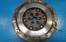 Маховик для Nissan X-Trail на фотографиях