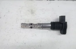 Катушка зажигания Audi 06B905115R