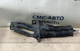 Кронштейн усилителя бампера Volvo XC70 31329437 ХС70 3.2, передний правый