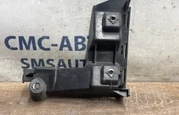 Кронштейн бампера под фонарь Volvo XC70 30678651 ХС70 3.2, задний правый