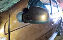 Левое зеркало на Renault Duster 1
